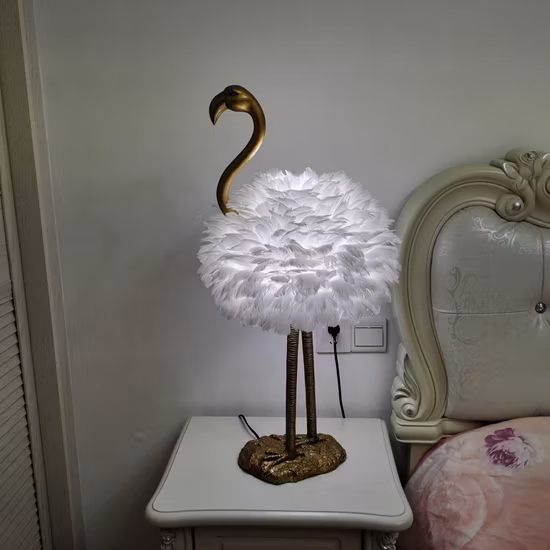 Decoração de lâmpada de cabelo branco dourado flamingo para luz de penas de sala